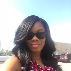 Meet your Posher, Chanel